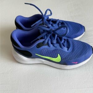 Nike Kids Sneakers Size 1 EEUC